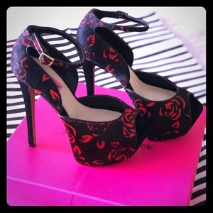 NIB Betsey Johnson Platform Heels